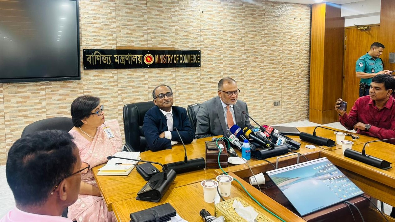 বাণিজ্য ঘাটতি কমাতে পারলে মার্কিন শুল্ক হ্রাসের সম্ভাবনা রয়েছে: বাণিজ্য উপদেষ্টা